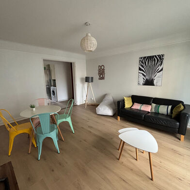 Appartement 3 pièces 826 €