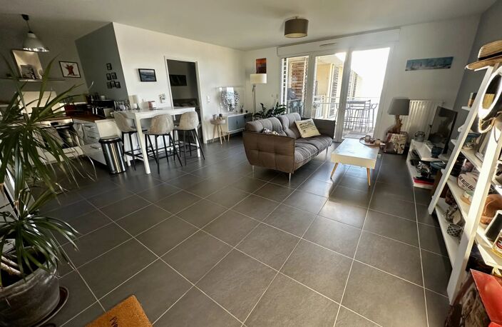 1 ERE Ligne,  un dernier étage plein sud,3 chambres , 3 parkings et une cave.. — photo 3