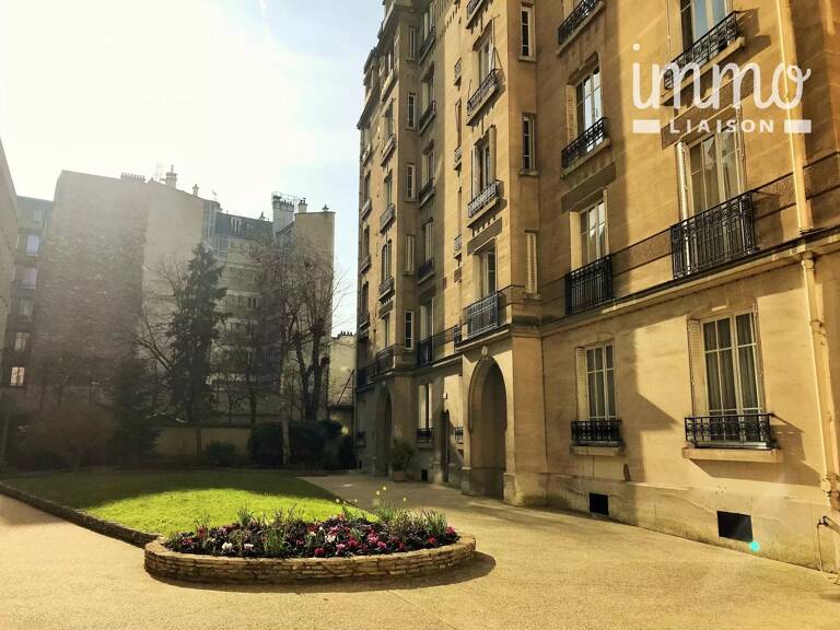 Appartement T4  112 m² - PARIS XVI avec cour privative — photo 1