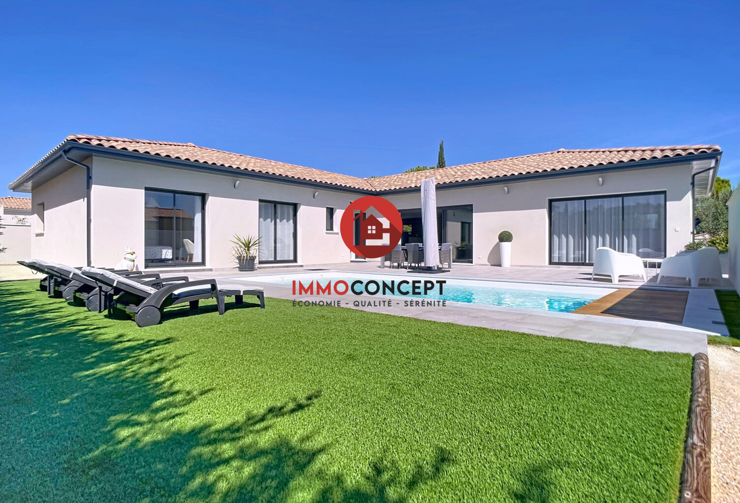 Villa contemporaine de plain-pied de 230 m²  Piscine  4 c — photo 1