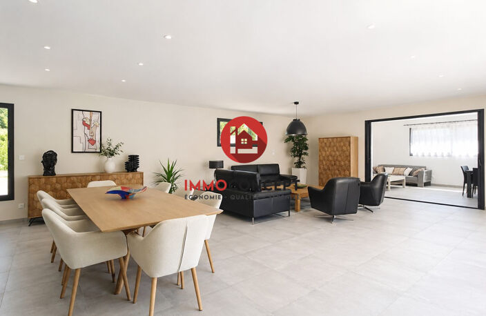 Villa contemporaine de plain-pied de 230 m²  Piscine  4 c — photo 4