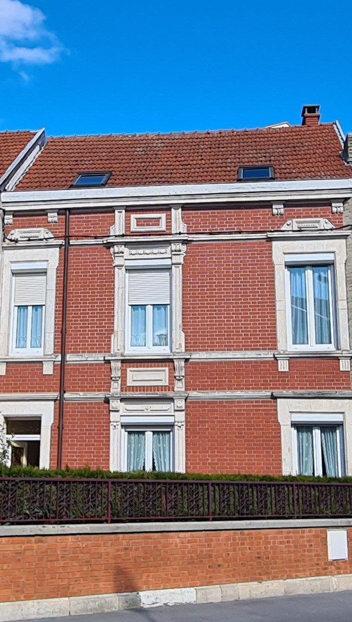 Villa / Maison  T9 à vendre Reims 51100