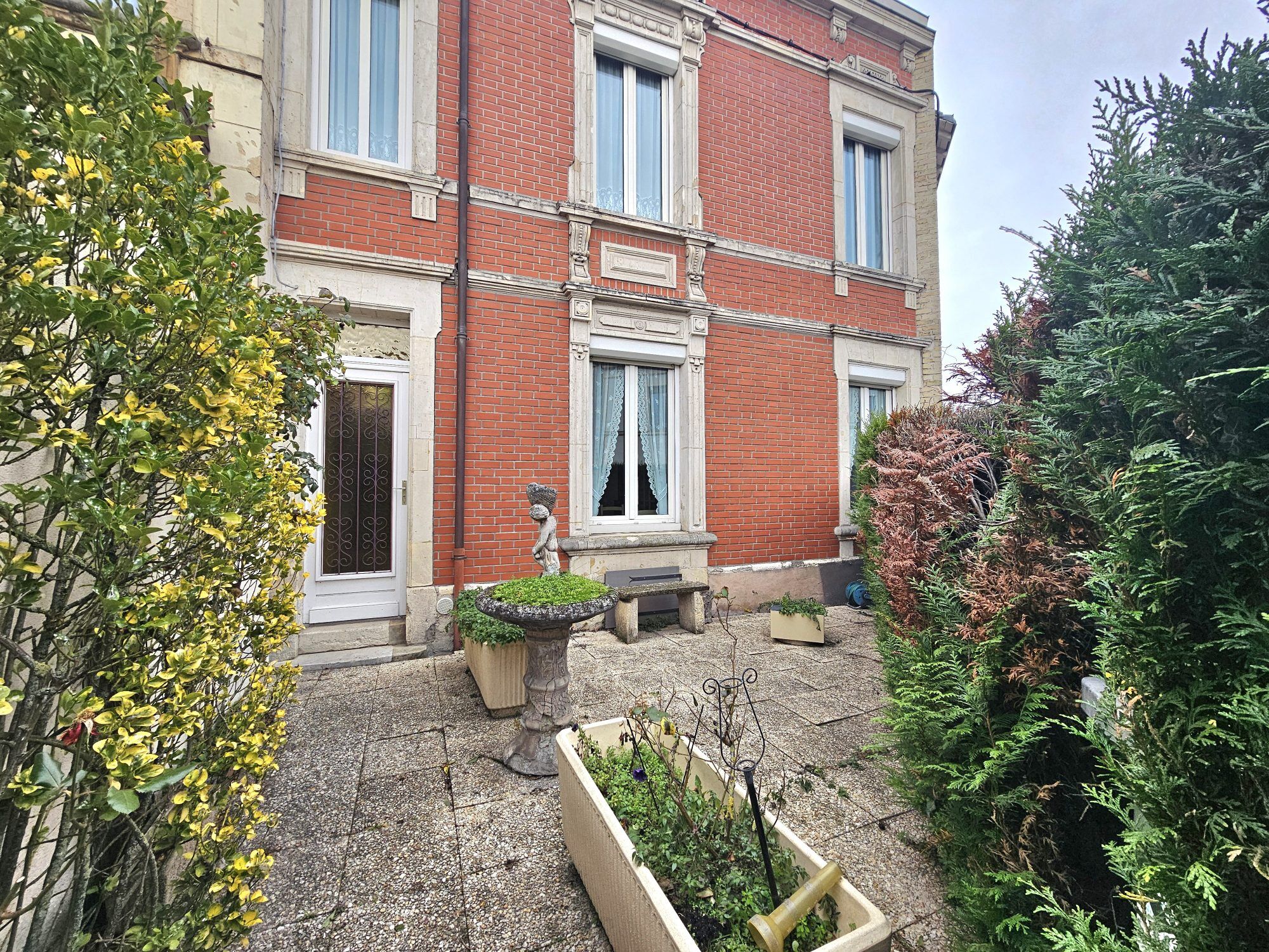 Villa / Maison  T9 à vendre Reims 51100