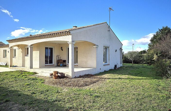 Villa — photo 3