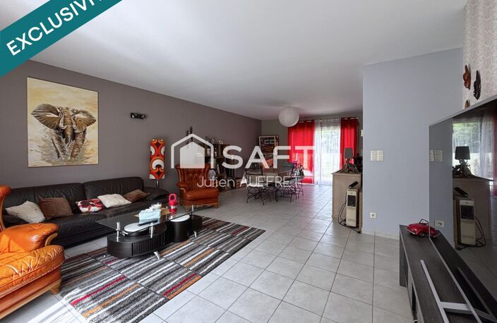Pavillon de plain-pied avec double garage — photo 3