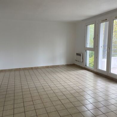 Appartement 4 pièces 1090 €