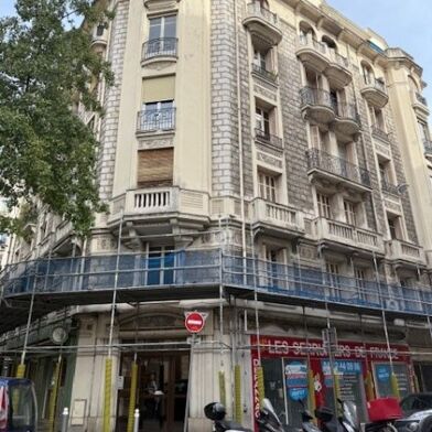 Appartement 4 pièces 240000 €