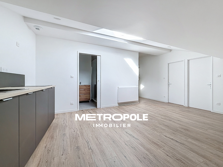 APPARTEMENT - T2 bis - ENTIÈREMENT AMÉNAGÉ — photo 1