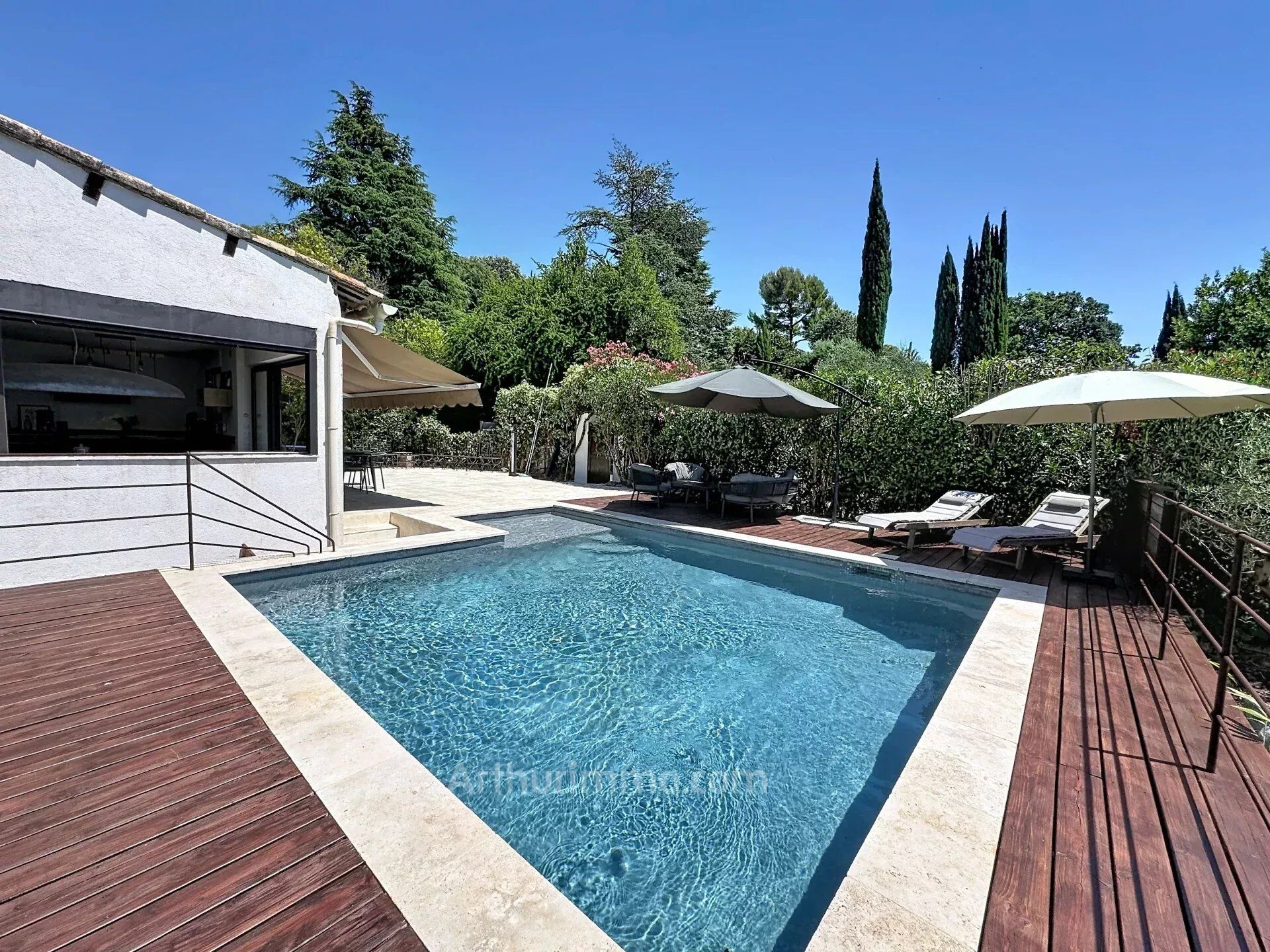 Maison 8 pièces 200 m² · à Mouans-Sartoux · 200 m² · 1 079 000 €
