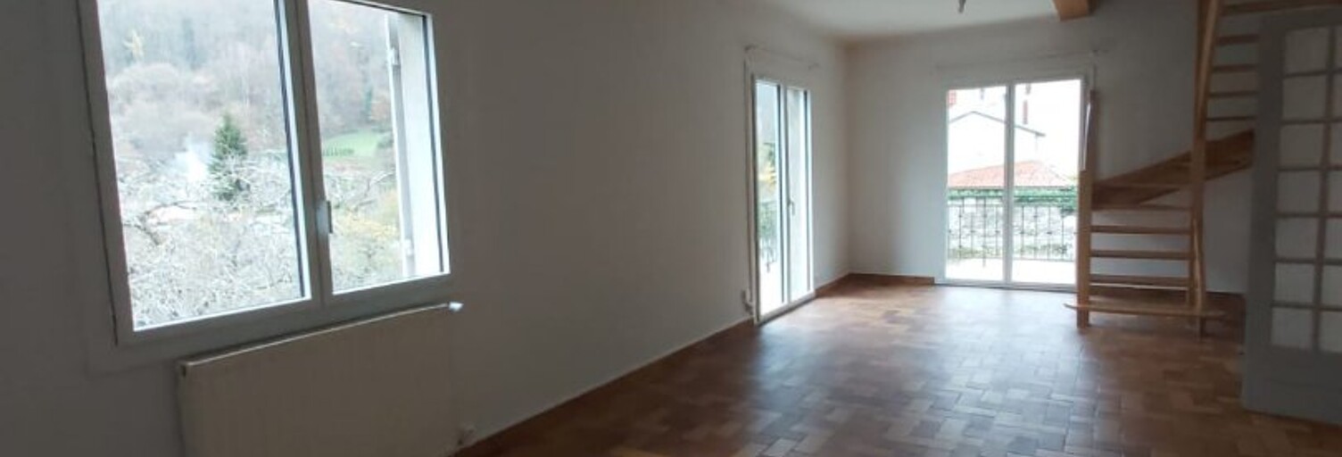 Appartement 3 Pièces 106 m² à louer à Rabat-les-Trois-Seigneurs (09400)