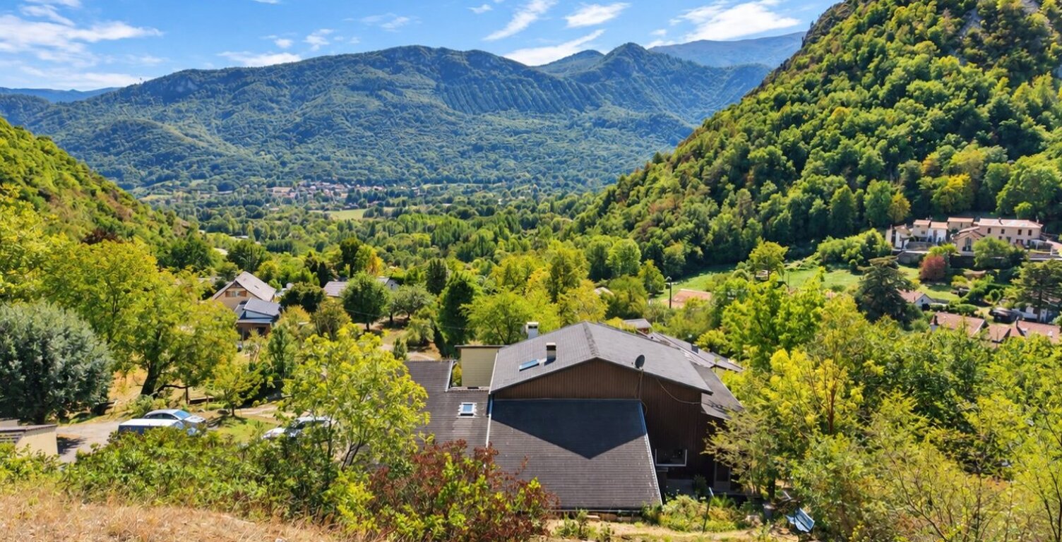 Vente maison 8 pièces 289 m² Tarascon-sur-Ariège (09400) — photo 1