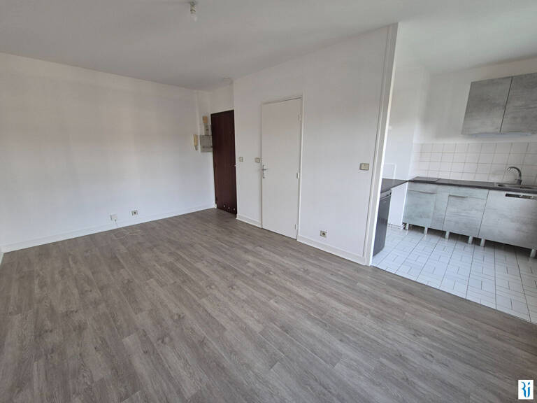 F1 24 m² AVEC ASCENSEUR - ROUEN QUAI DE SEINE VIEUX MARCHE — photo 1
