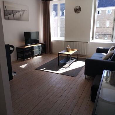 Appartement 2 pièces 700 €