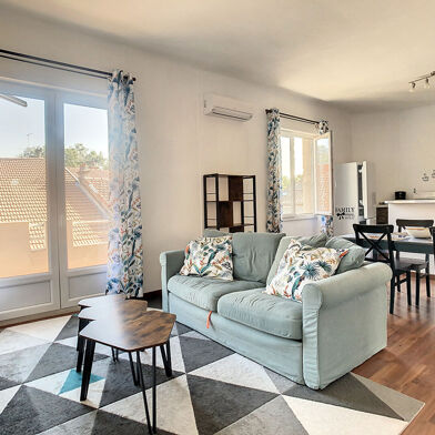 Appartement 3 pièces 745 €