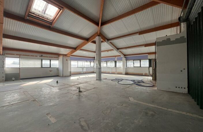 BUREAUX à LOUER — photo 4