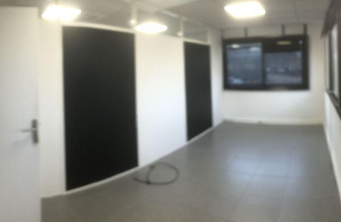 Location Bureaux 90 m&sup2; — photo 3