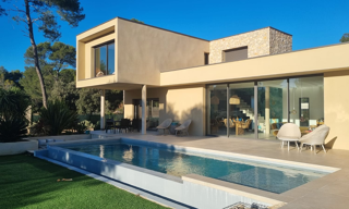 Maison 5 Pièces 159 m² à vendre à Nîmes (30900)