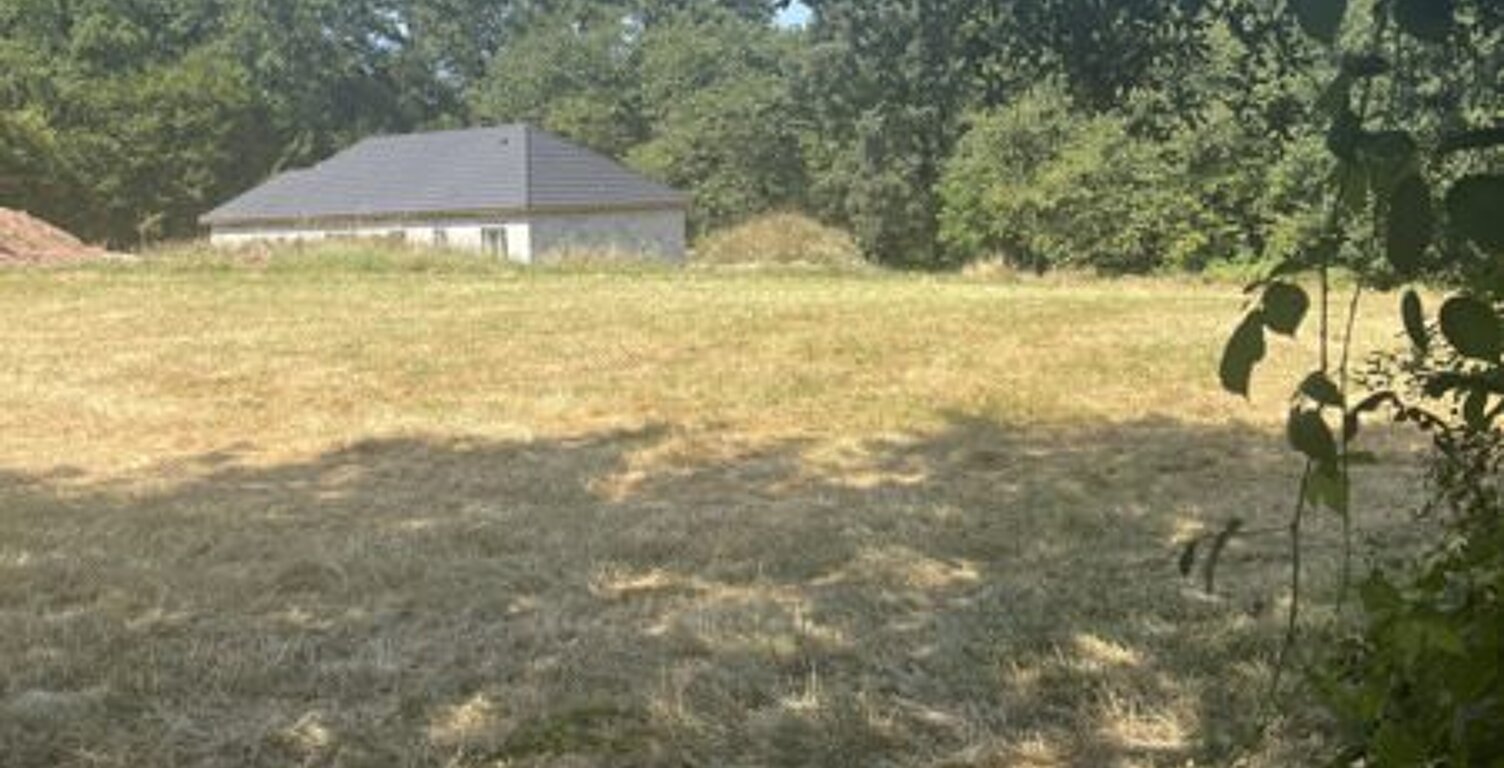 Terrain à bâtir de 0 pièces principales — photo 1
