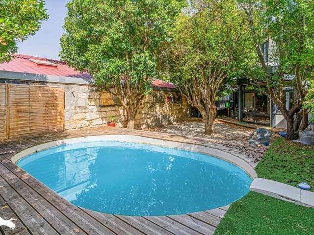 Maison en pierre de 7 pièces principales — photo du bien