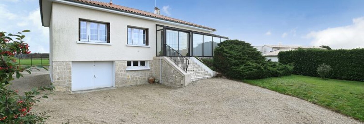 Maison 5 Pièces 98 m² à vendre à La Rochefoucauld-en-Angoumois (16110)