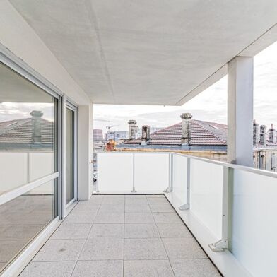 Appartement 3 pièces 303688 €