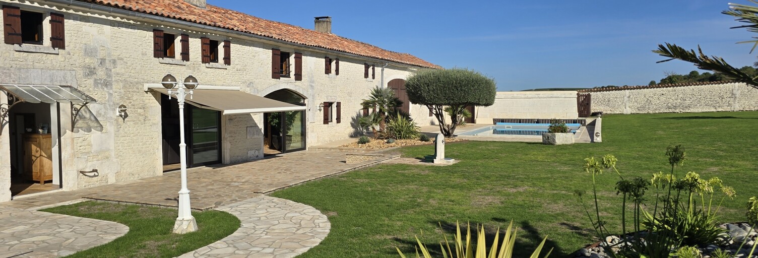 Maison 12 Pièces 382 m² à vendre à Genté (16130)