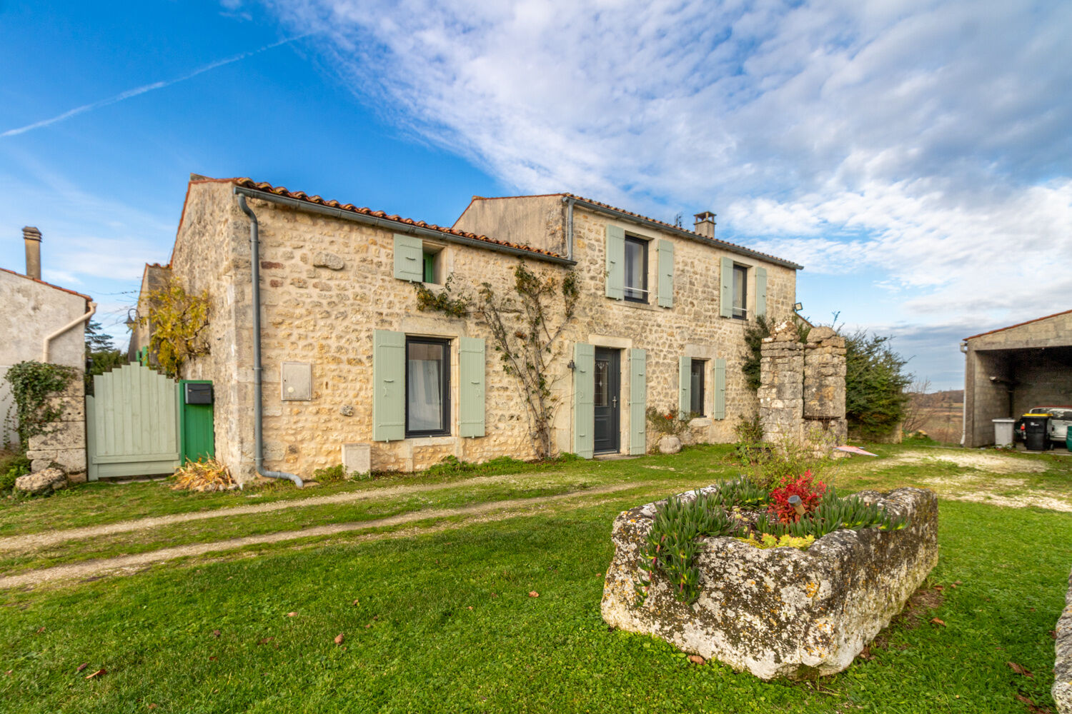 Villa / Maison  T4 à vendre Saint-Sornin 17600