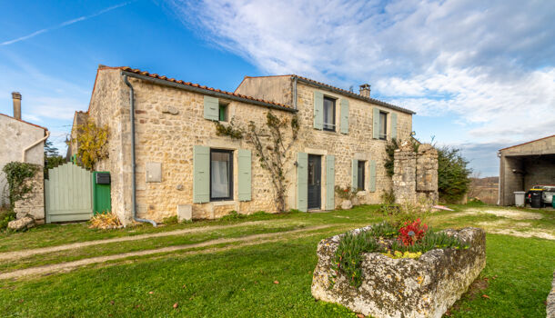 Villa / Maison 4 pièces  à vendre Saint-Sornin 17600
