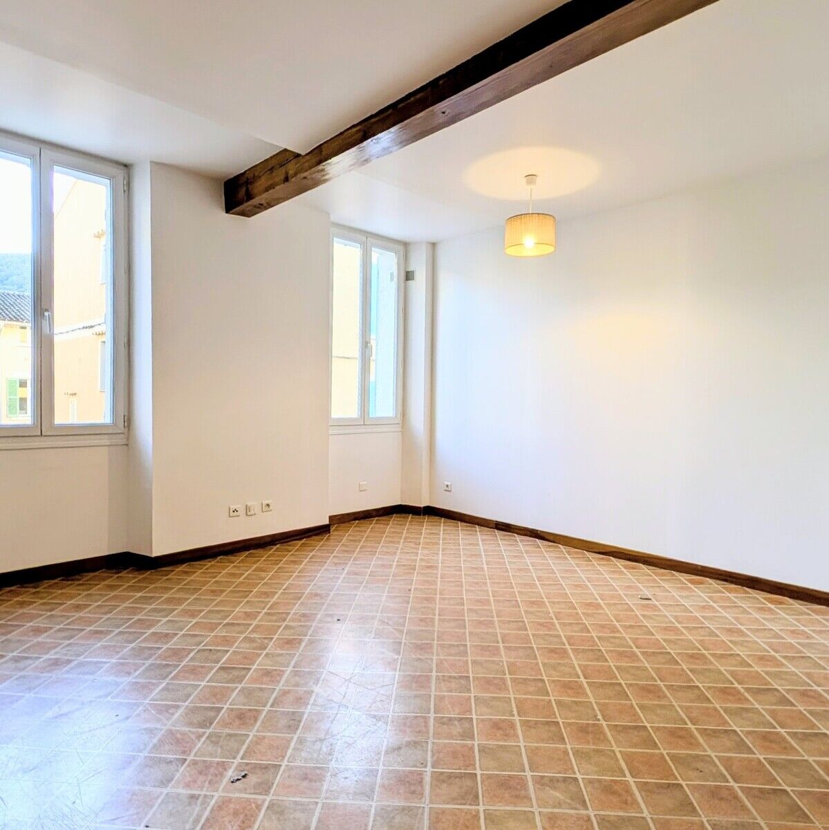 Appartement  T3 à louer Collobrières 83610