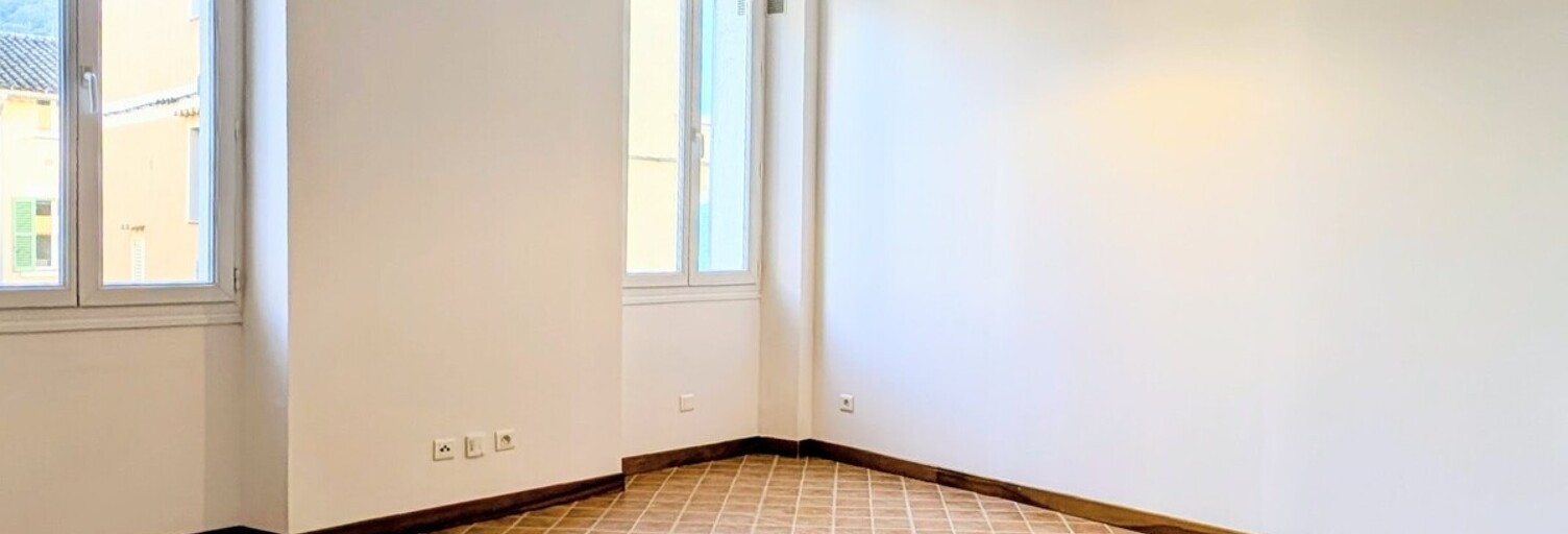 Appartement 3 Pièces 58 m² à louer à Collobrières (83610)