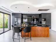 Maison contemporaine de plain-pied de 2022, de 250 m² — photo 3