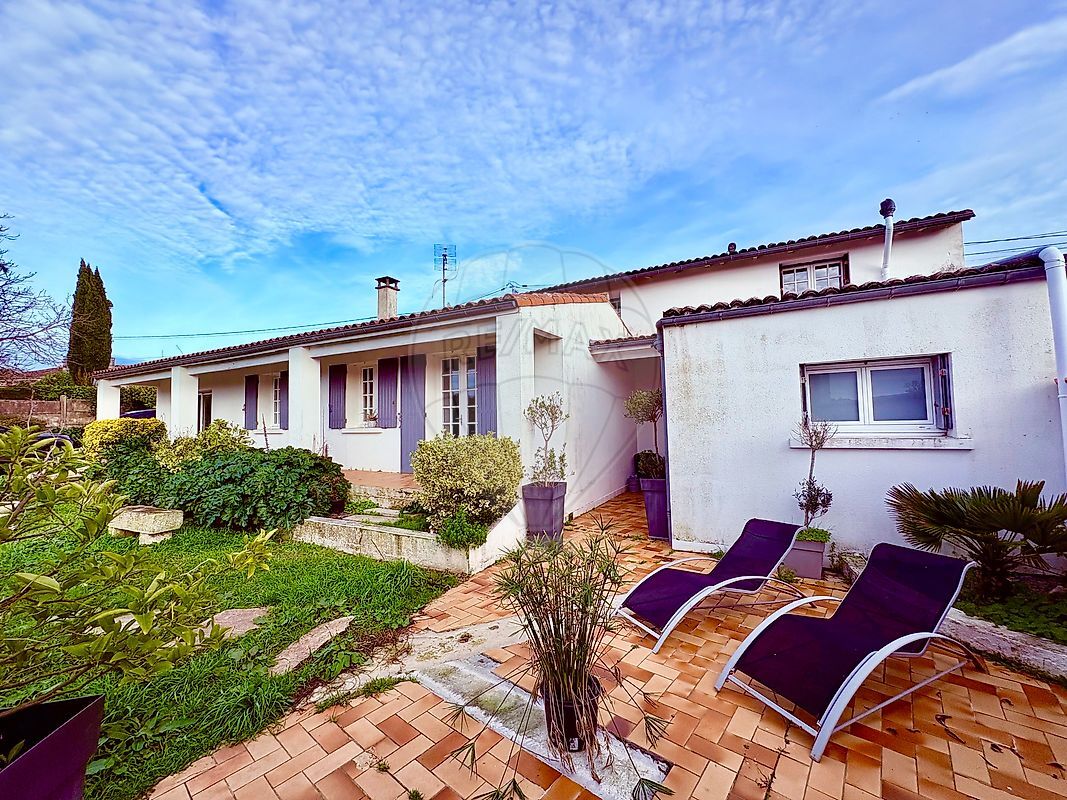 Villa / Maison  T6 à vendre Grézac 17120