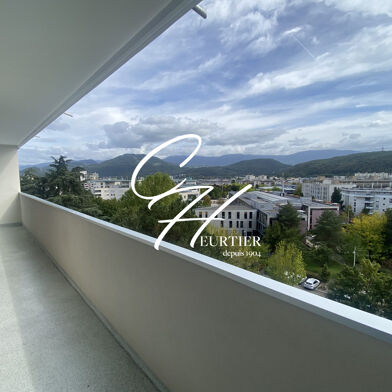 Appartement 2 pièces 700 €