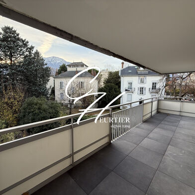 Appartement 4 pièces 1015 €