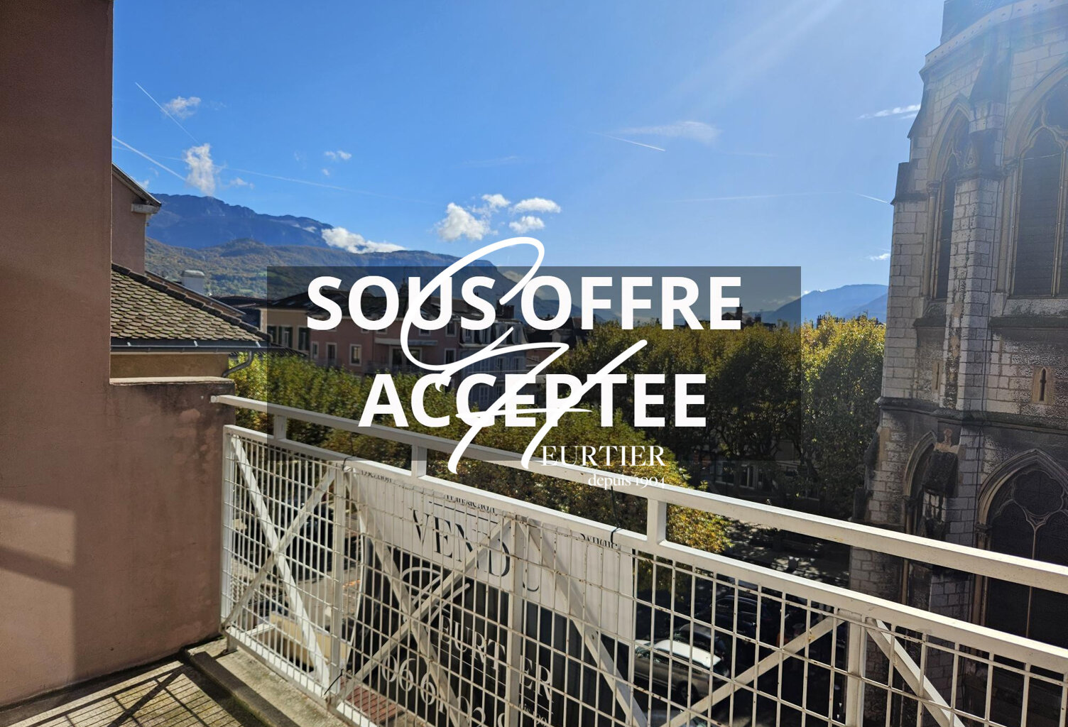 VOIRON - Duplex avec balcons de 72 m² Carrez hypercentre — photo 1