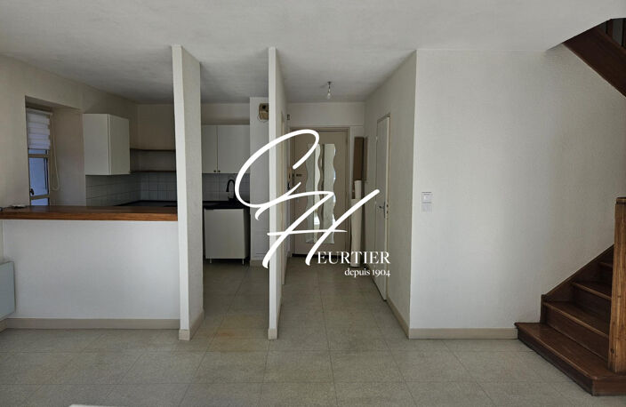 VOIRON - Duplex avec balcons de 72 m² Carrez hypercentre — photo 5