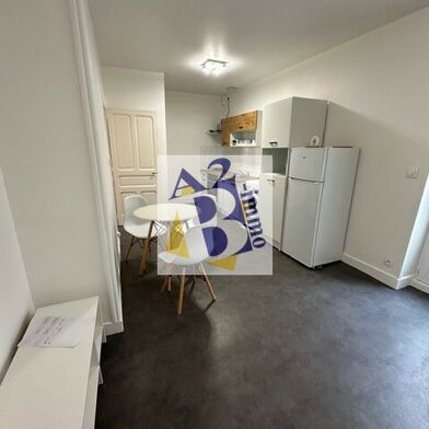 Appartement 3 pièces 708 €