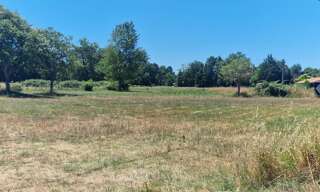 Terrain  1400 m² à vendre à Saint-Savin (33920)