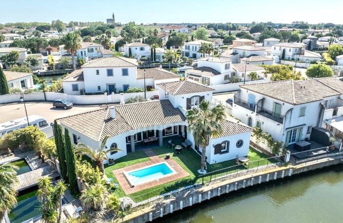 MARINA INDIVIDUELLE 5 PIÈCES 155 M2 AVEC PISCINE ET GARAGE AIGUES MORTES — photo 3