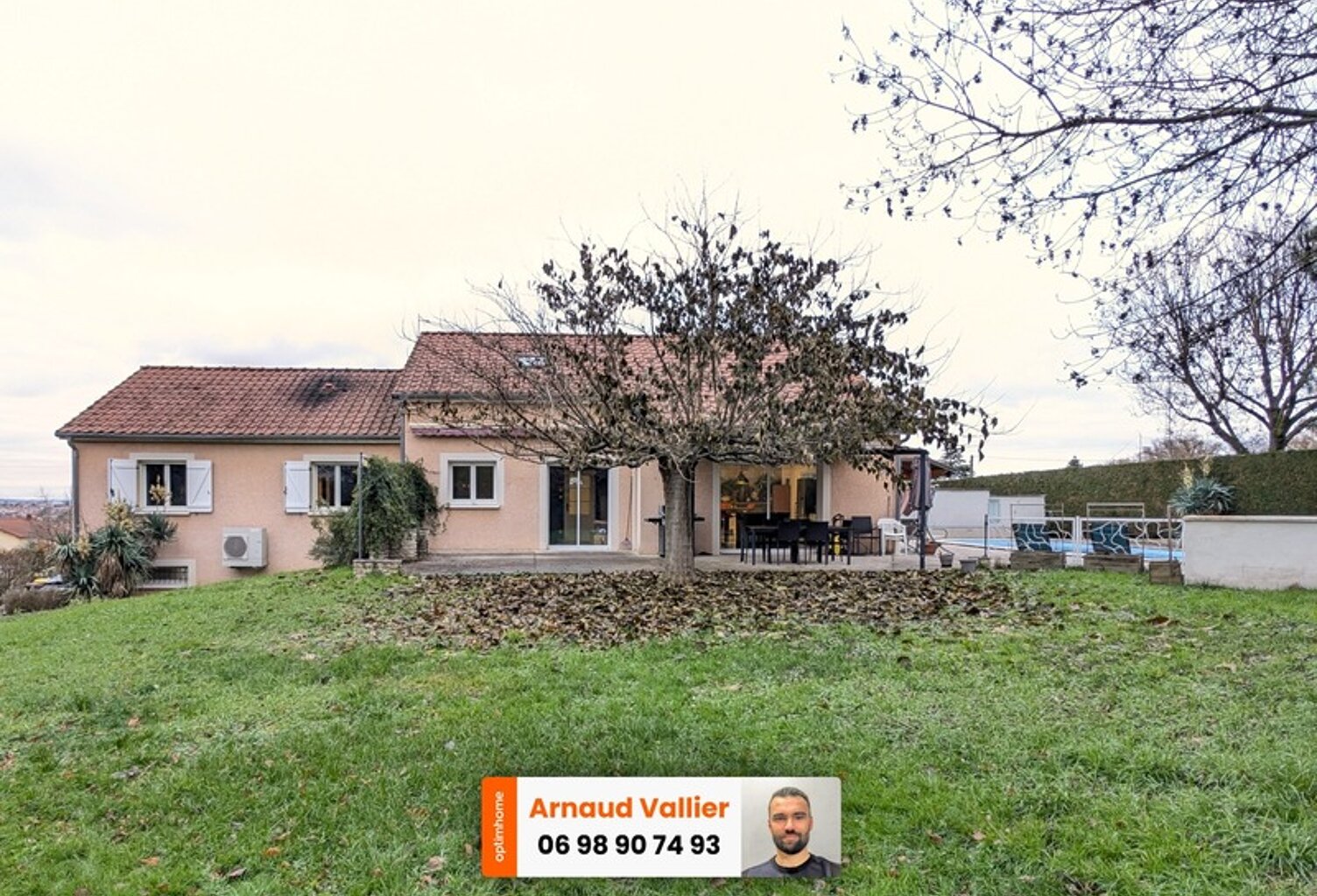 Maison à vendre 8 pièces COMMELLE VERNAY (42) — photo 1