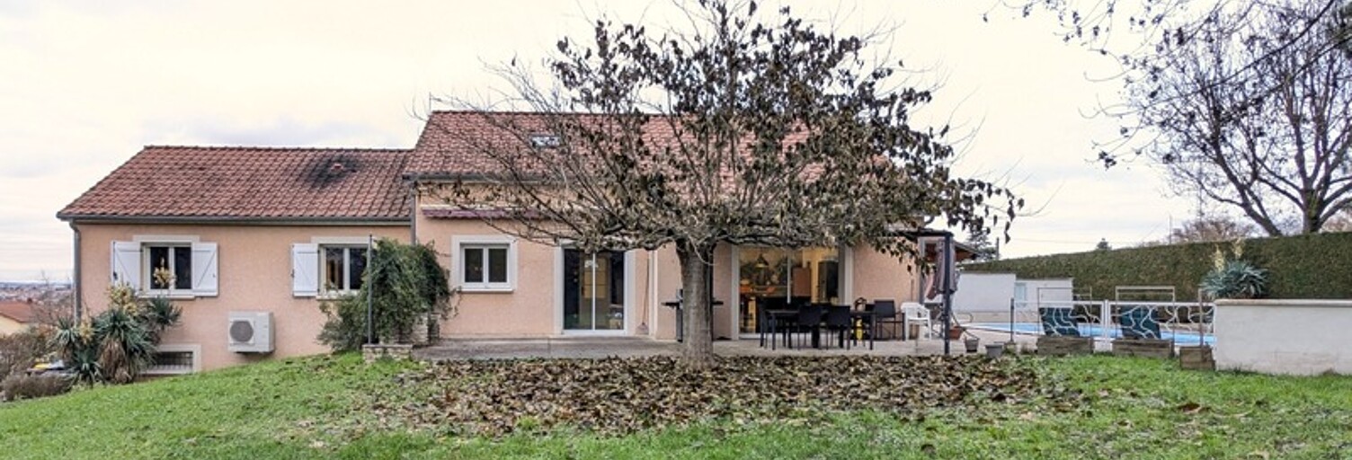 Maison 8 Pièces 181 m² à vendre à Commelle-Vernay (42120)