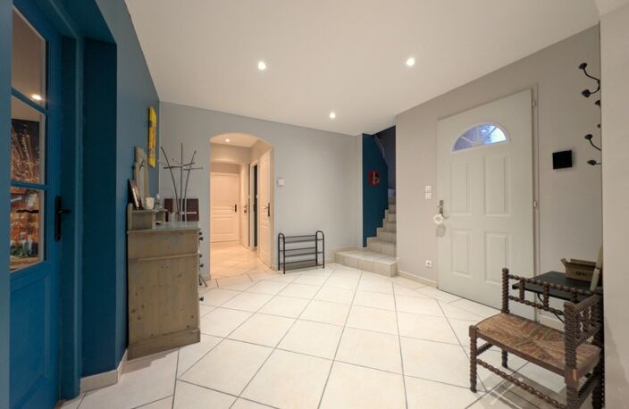 Maison à vendre 8 pièces COMMELLE VERNAY (42) — photo 2