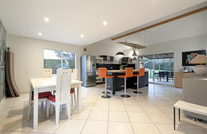 Maison à vendre 8 pièces COMMELLE VERNAY (42) — photo 4