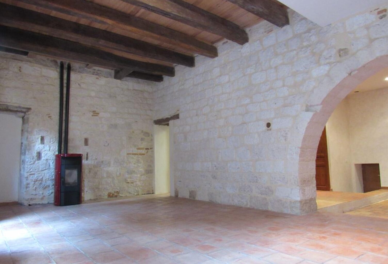 GRANDE MAISON MEDIEVALE  DE VILLAGE ENTIEREMENT RENOVEE DPE EN B AVEC UNE PETITE MAISON QUI SERT DE GARAGE   290000€ — photo 1