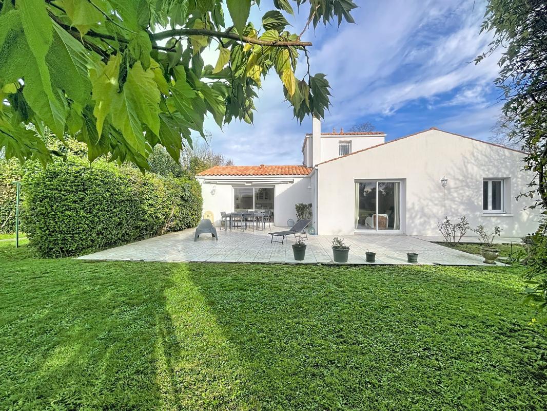 Villa / Maison  T4 à vendre Salles-sur-Mer 17220