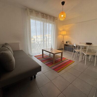 Appartement 2 pièces 740 €