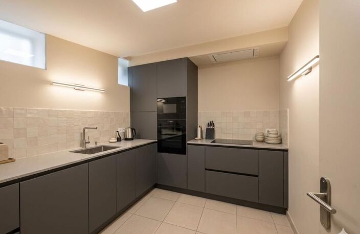 A vendre Hossegor hypercentre – Appartement T3 aménagé en local professionnel — photo 2