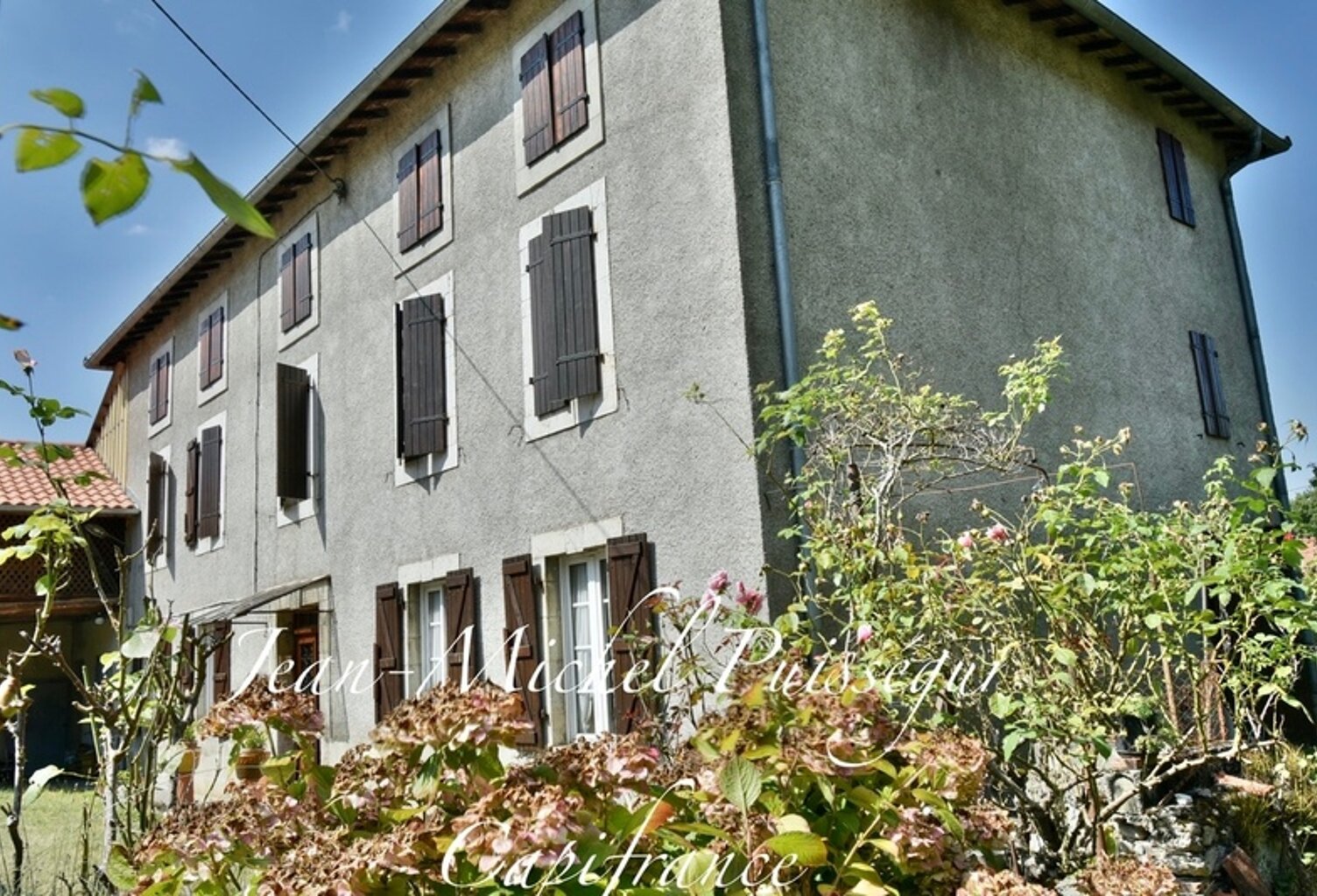 Dpt Haute Garonne (31), à vendre SAINT GAUDENS Immeuble à rénover de 220m2 Terrain 3300m2 — photo 1