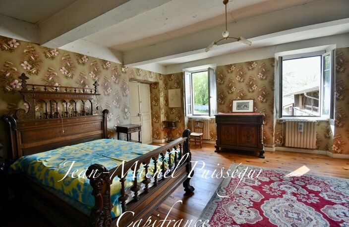 Dpt Haute Garonne (31), à vendre SAINT GAUDENS Immeuble à rénover de 220m2 Terrain 3300m2 — photo 2