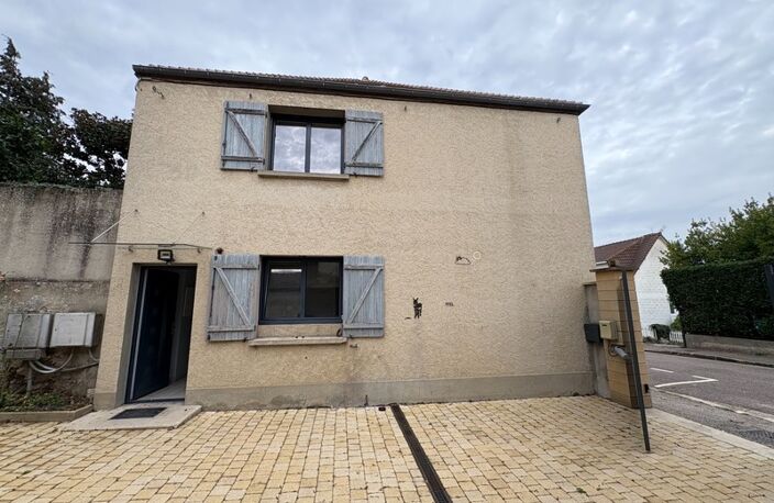 Bazemont centre – Ensemble immobilier 160 m² + dépendances – 6 pièces — photo 2